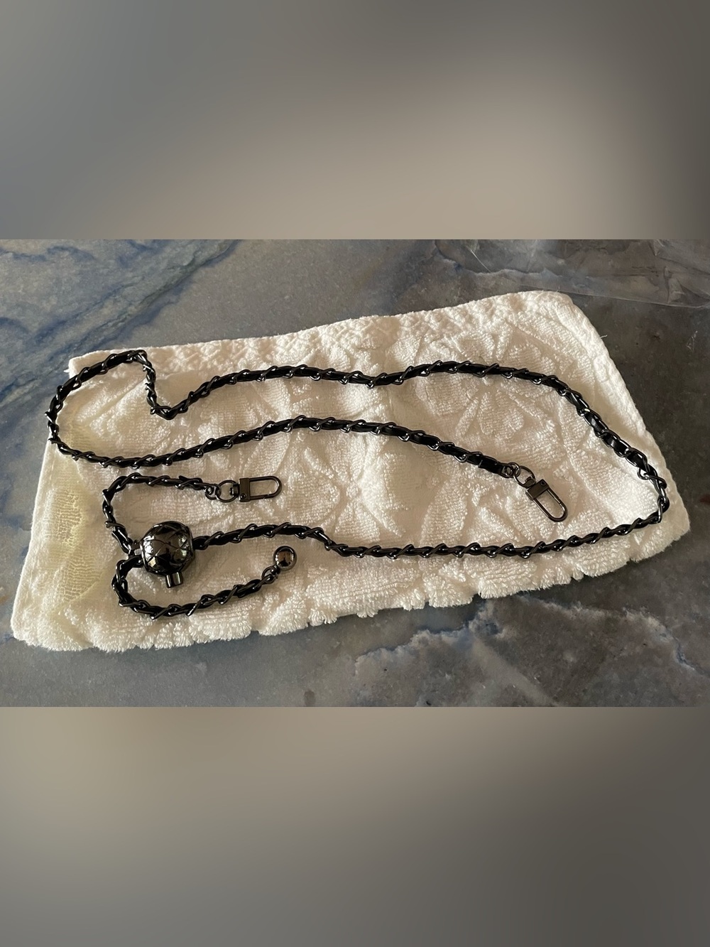 Adjustable unbranded gunmetal chain